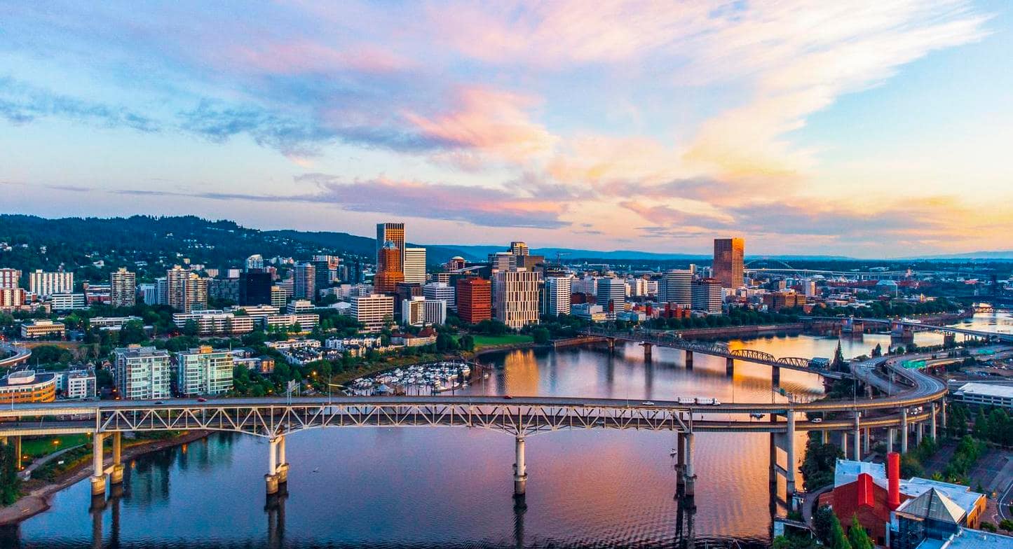 Sunrise at Portland, Oregon overlooking the city.